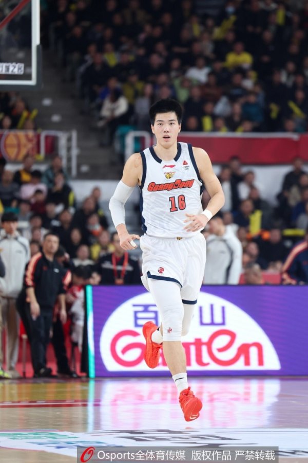 配资炒股流程 差强人意！焦泊乔8投3中&6罚5中得到11分2板2助